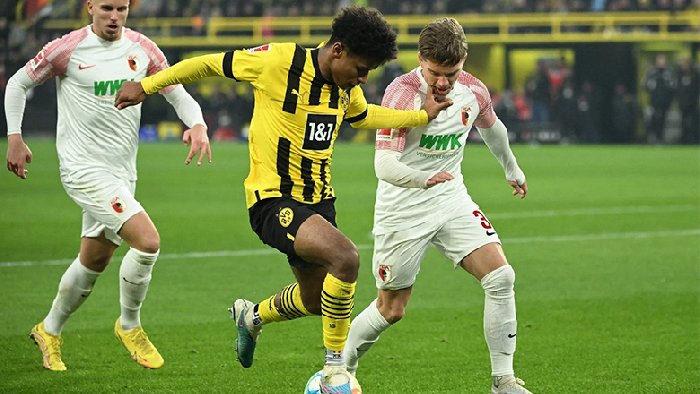 Soi kèo phạt góc Augsburg vs Dortmund, 21h30 ngày 16/12