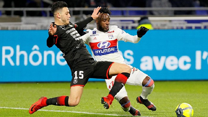 Soi kèo phạt góc Rennes vs Lyon, 1h45 ngày 19/8