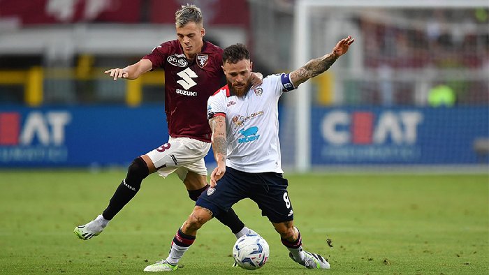 Soi kèo phạt góc Cagliari vs Torino, 2h45 ngày 27/1