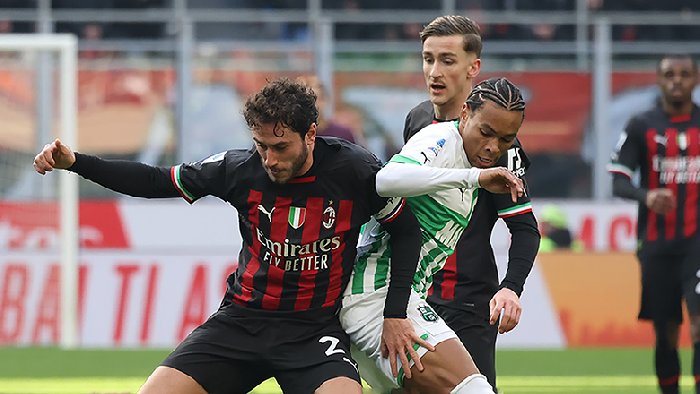 Soi kèo phạt góc AC Milan vs Sassuolo, 0h00 ngày 31/12